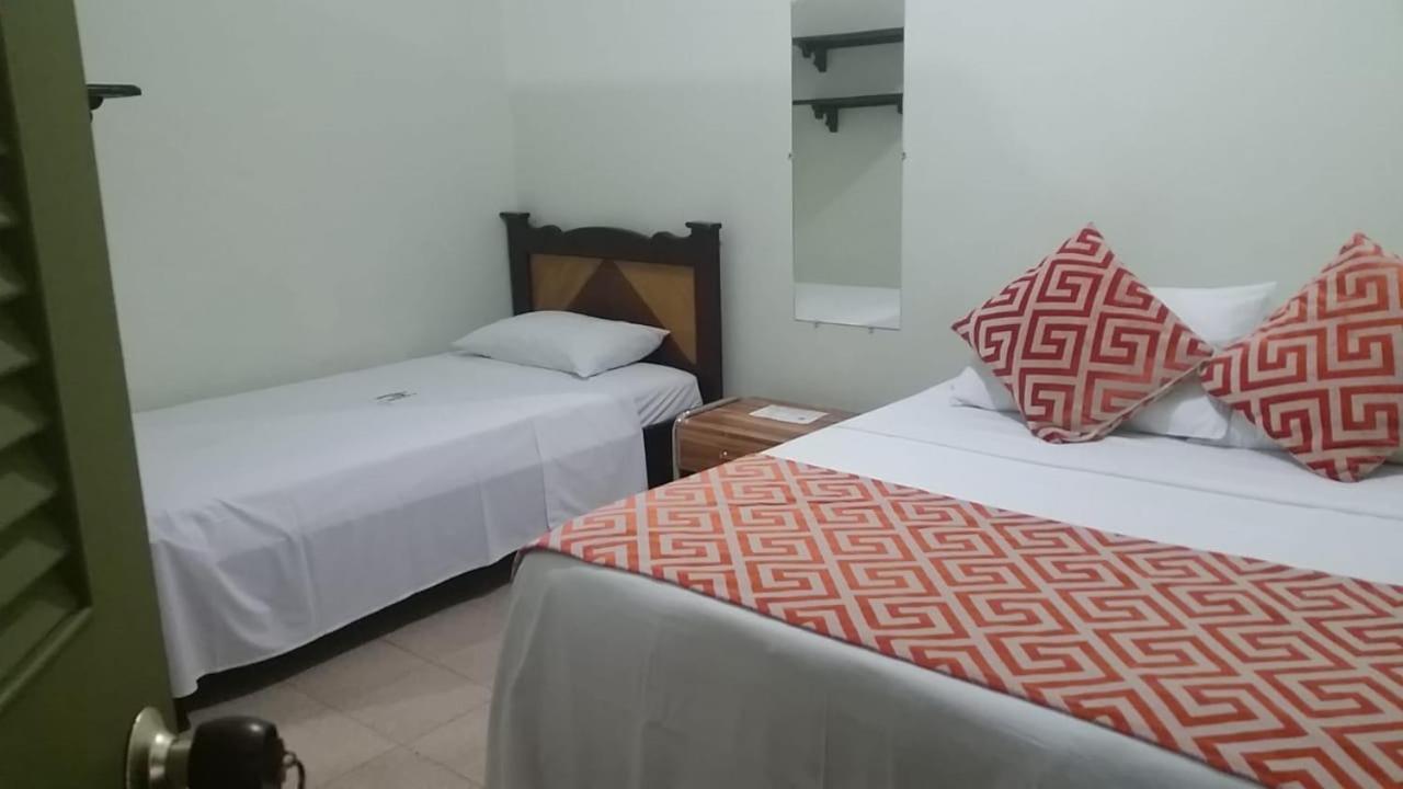 Hosteria De La Plaza Menor Santa Fe de Antioquia Exterior foto